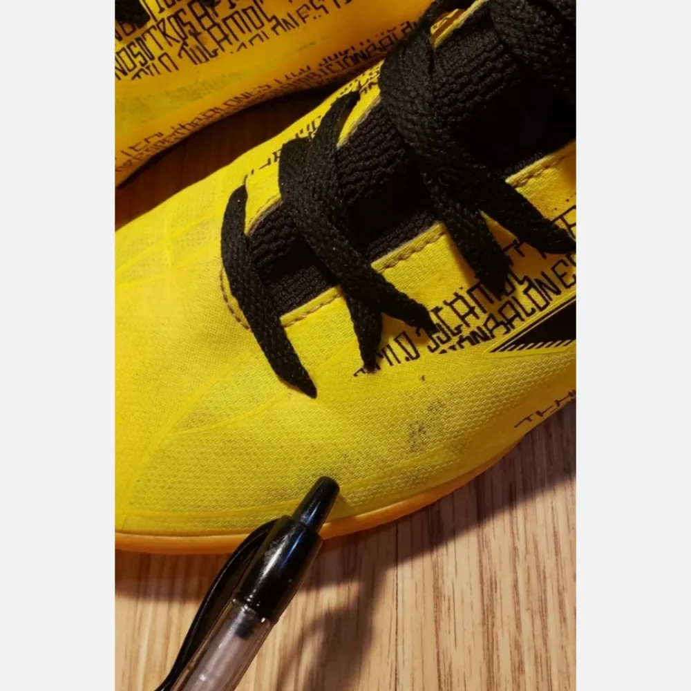 Adidas Men's Cleats Size: 6 Yellow and Black